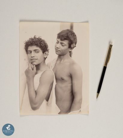 Wilhelm Von GLOEDEN (1856-1931)	
Deux garçons...