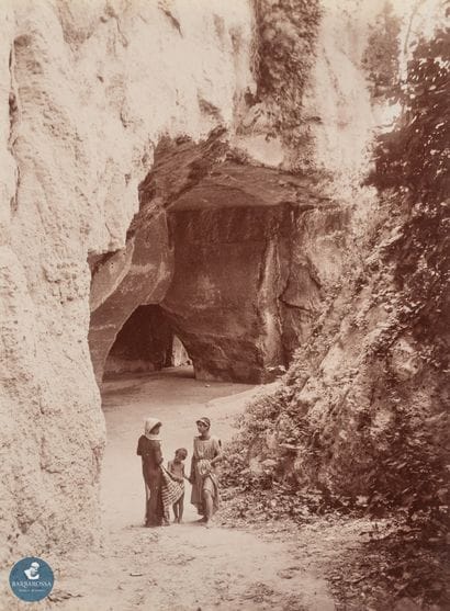 Wilhelm Von GLOEDEN (1856-1931)	
Les grottes...