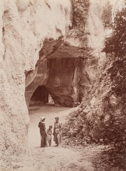 Wilhelm Von GLOEDEN (1856-1931)	
Les grottes...