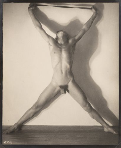 LUTZ	(XXe siecle)	
Etude de nu, c.1930	
Tirage...