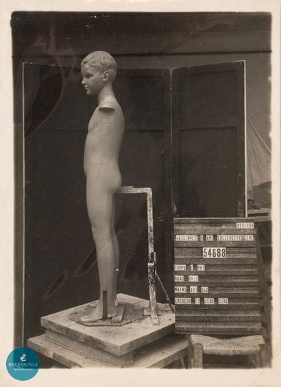 ANONYME		
Mannequin de confection, c.1920	
Tirage...
