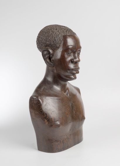 Xxth century school
Bust of a man
Ebony sculpture
H:...