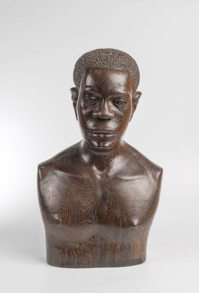 Xxth century school
Bust of a man
Ebony sculpture
H:...