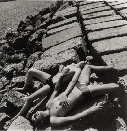 Arthur 	TRESS	(1940-)
	Nageurs tête-bêche,...
