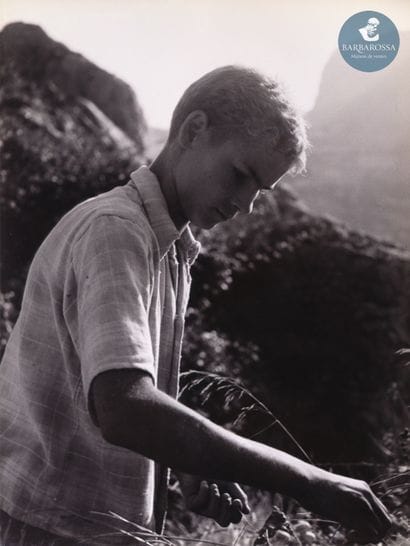 J.	SIMONOT (XX)
		Portrait de jeune homme,...