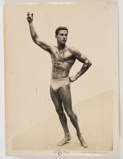 Studio 	ARAX	(1897-1975)
	Plus bel athlète...