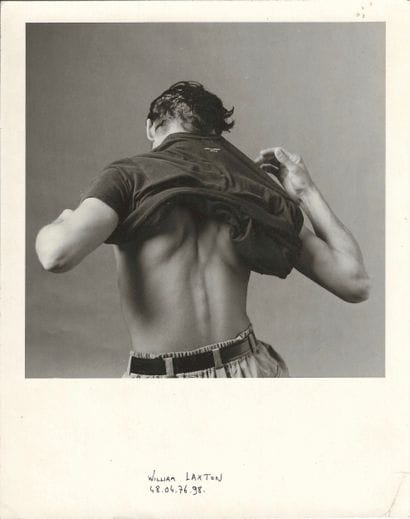 William 	LAXTON(XX)
		Garçon de dos, c.1980
	Tirage...