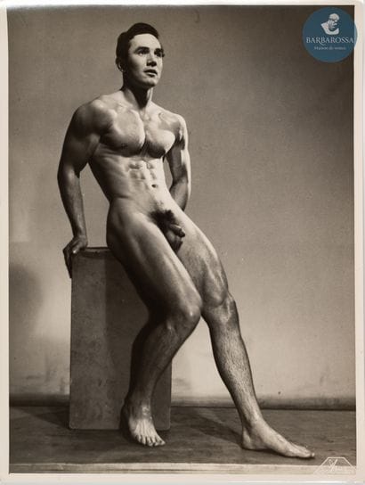 Studio 	ARAX 	(1897-1975)
	Culturiste nu,...