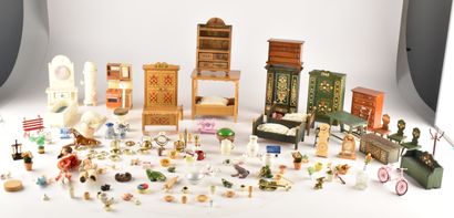 Mobilier de poupée en bois peint comprenant...