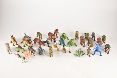 Lot de 36 figurines d'animaux de la savane...
