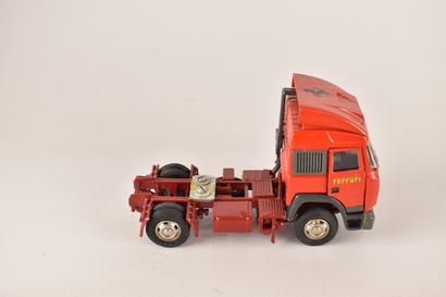 Lot de véhicules miniatures à l'échelle 1/43ème...
