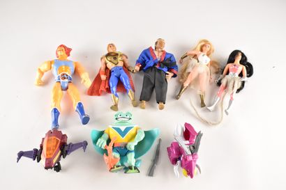 Lot de jouets divers années 1980.