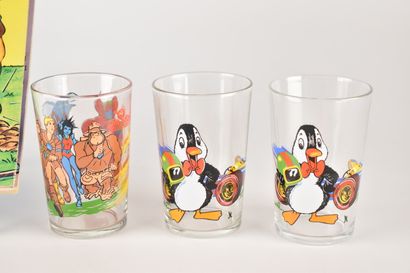 Lot composé de 3 verres : 2 à décor du personnage...