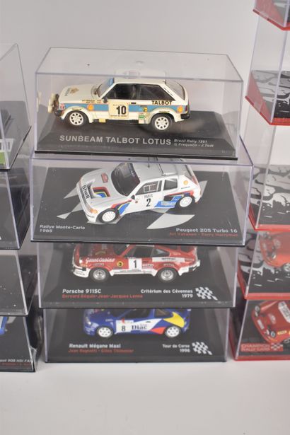 22 voitures miniatures de rallye (dont Rallye...