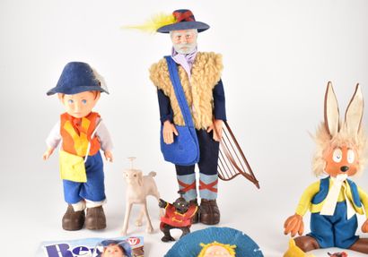 REMI SANS FAMILLE - Lot comprenant une figurine...