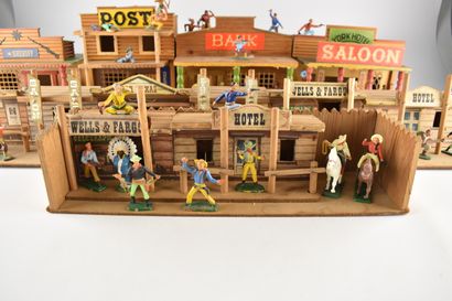 4 décors du FAR WEST avec figurines collées...