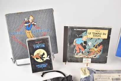 TINTIN - Lot comprenant une cassette Tintin...