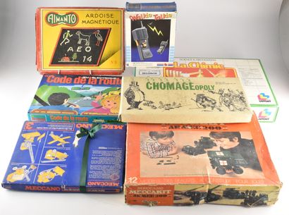 Ensemble de jeux divers dont jeux : LAFFONT...