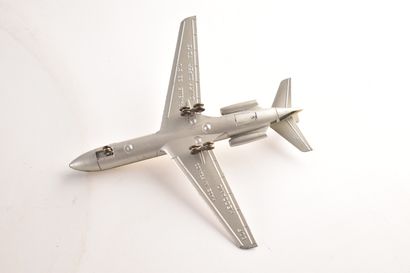 Lot comprenant DINKY SUPER TOYS Caravelle...