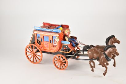 Diligence en métal et PVC à pile, les chevaux...