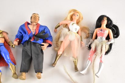 Lot de jouets divers années 1980.