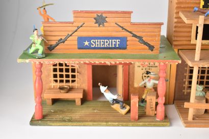 4 décors du FAR WEST avec figurines collées...