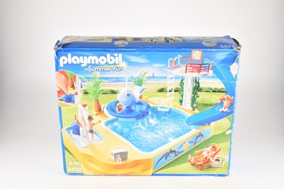 PLAYMOBIL - Famille avec piscine, référence...