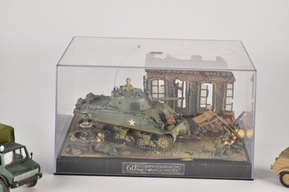 4 véhicules militaires dont UNIMOG et CORGI....