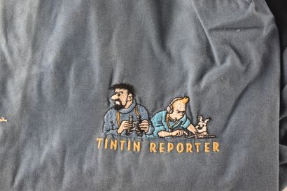 TINTIN - Lot de vêtements dont vestes, draps,...