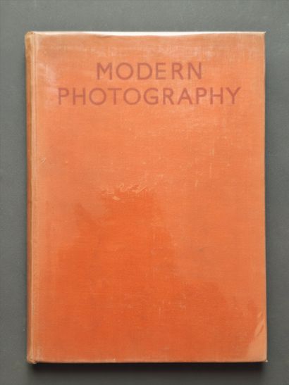 MODERN PHOTOGRAPHY
