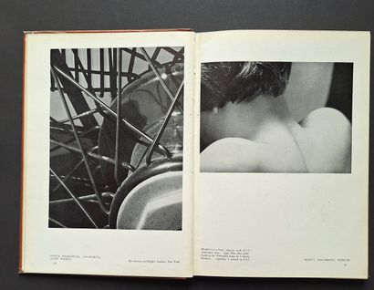 MODERN PHOTOGRAPHY
