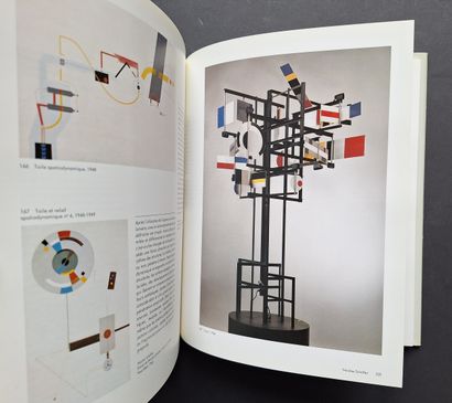 MOTION IN ART
