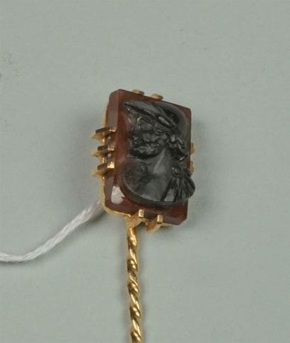Épingle de cravate en or jaune 18K (750°/oo)...