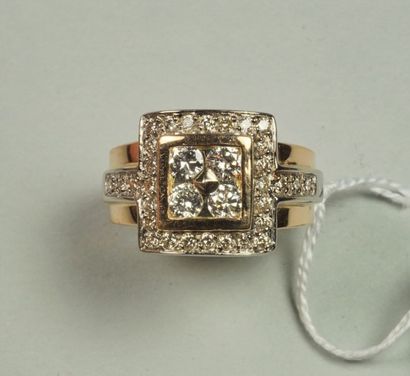 Bague en or 18K (750/oo) de deux tons, le...