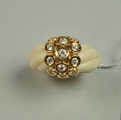 VAN CLEEF & ARPELS
Bague Jonc en or jaune...
