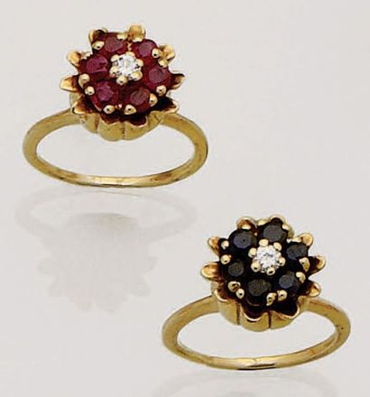 Deux bagues en or jaune 14K (585/oo) formant...