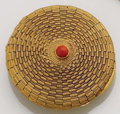 CHAUMET
Poudrier rond en or jaune 18K (750/oo)...