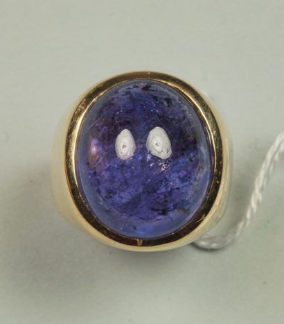 Bague jonc en or jaune 18K (750/oo) ornée...
