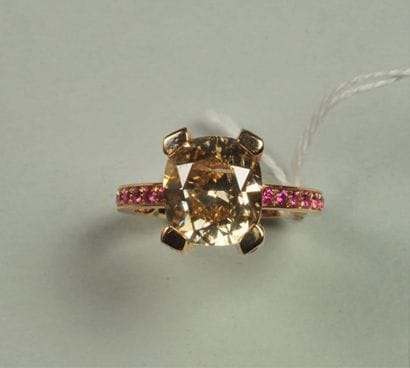 Bague en or rose 18K (750/oo) sertie d'un...