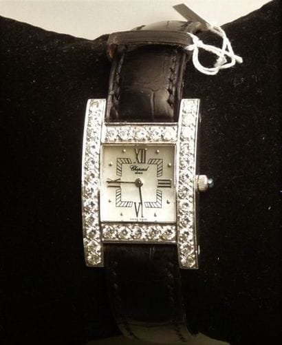 CHOPARD
Montre de dame en or gris 18K (750/oo),...
