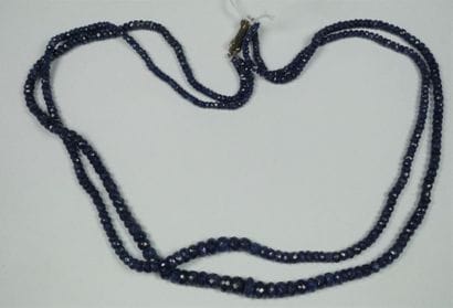 Collier double rangs de perles de saphirs...