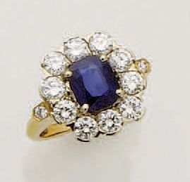 Bague festonnée en or jaune 18K (750/oo)...