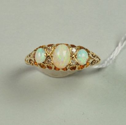 Bague jarretière ancienne anglaise en or...