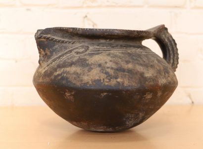 CRUCHE EN TERRE CUITE INDE 1er-2ème s.

Poterie...