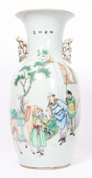 VASE BALUSTRE EN PORCELAINE 