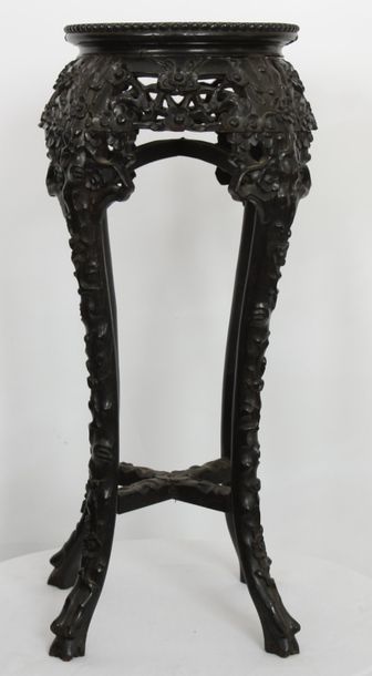 SELLETTE CIRCULAIRE EN BOIS SCULPTE ASIE

En...