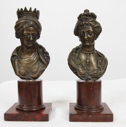 PAIRE DE PETITS BRONZES 