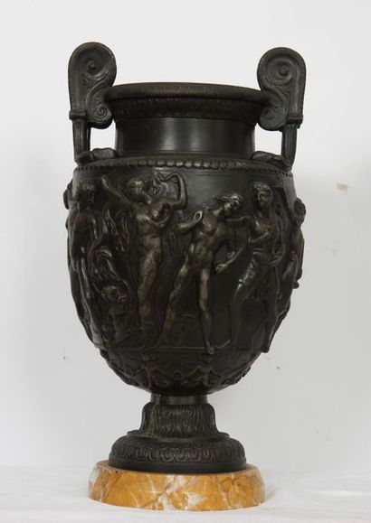 PAIRE DE VASES BALUSTRES 
