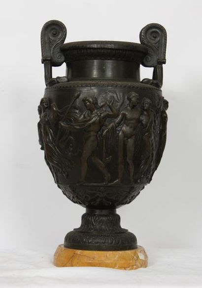 PAIRE DE VASES BALUSTRES 