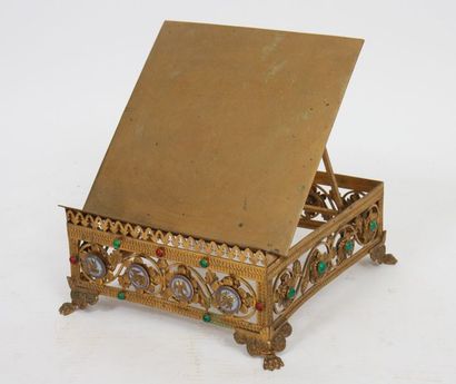 PUPITRE PORTATIF EN BRONZE DORE GOTHIQUE...